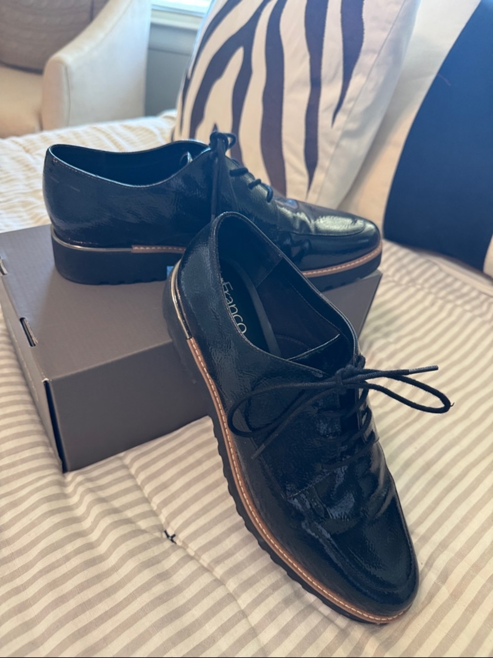 Franco Sarto Women’s 11M Black Patent Lace-Up City Oxfords